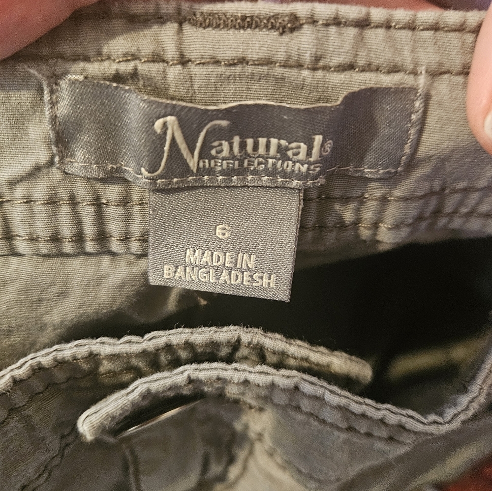 Naturals Reflections Womans Bermuda Shorts Size 6 - Picture 8 of 16